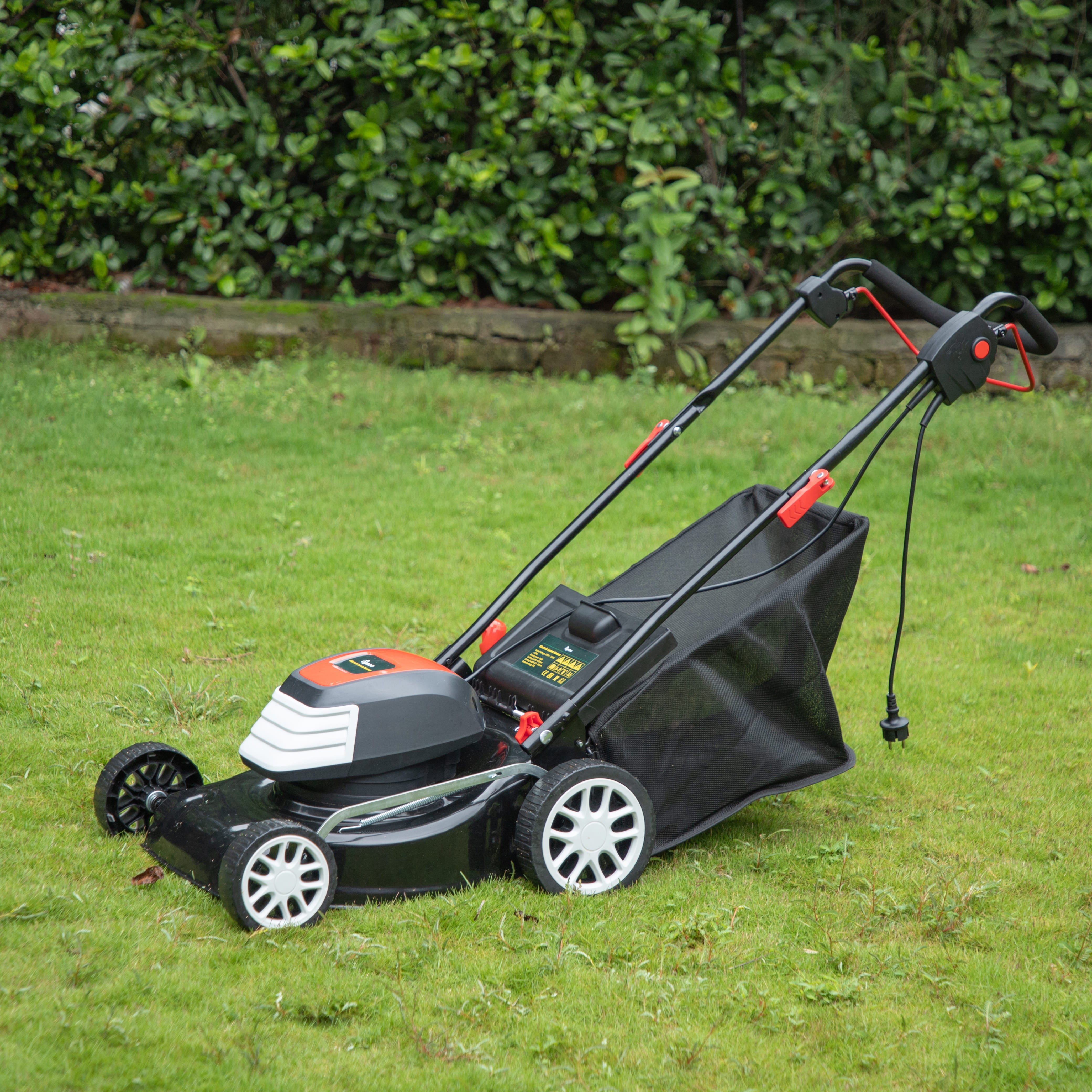Electric Lawn Mower 1600 Watt (Steel Body) – Ugaoo
