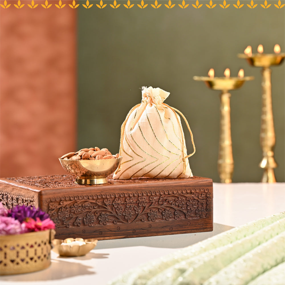 Meethi Yaadein Gift Box: Tyohar
