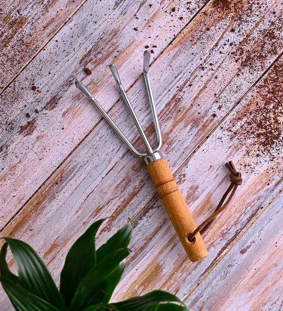 Cultivator with Wooden Handle